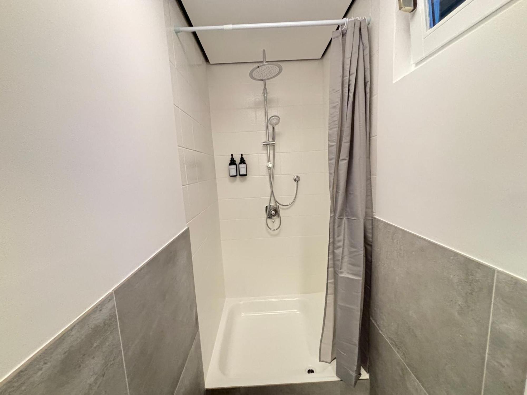 140Qm - 4 Zimmer- Parkplatz - Autobahn - Blauer See - Mallibase Apartments Garbsen Exterior foto